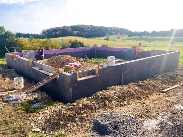 Barn Construction — photograph 2