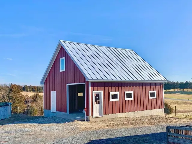 Barn Construction — photograph 4